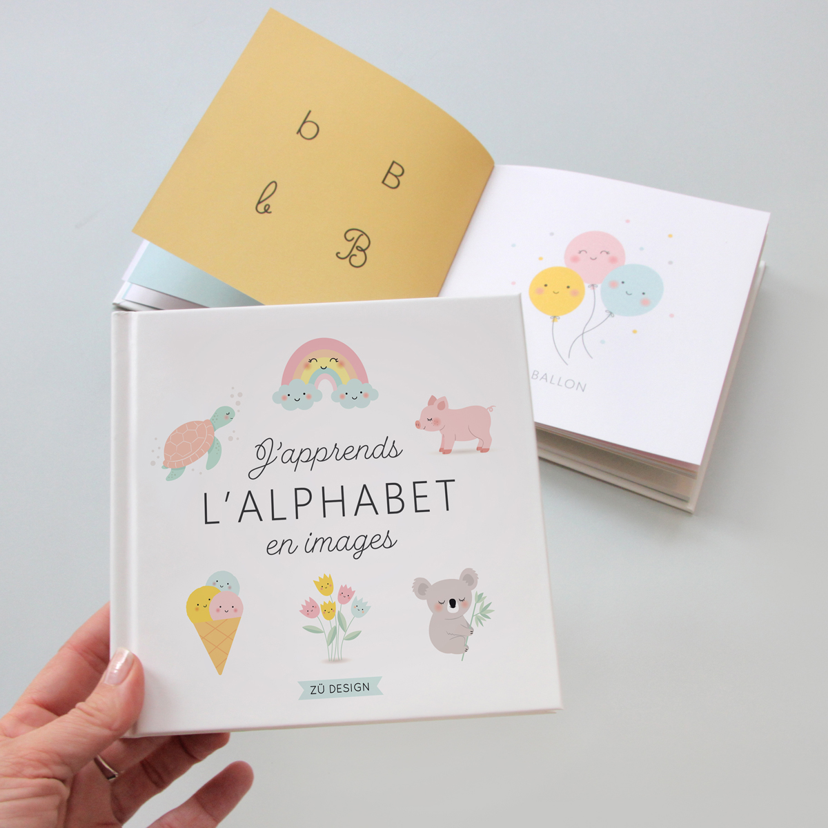 Livre éducatif pour apprendre l'alphabet imprimé en France - Zü